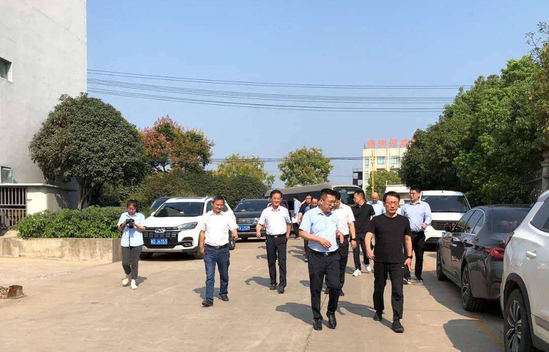 Menyambut hangat Chen Wei, Sekretaris Komite Partai Kabupaten Feixi, untuk mengunjungi Anhui Autoefork Intelligent Technology Co., Ltd. untuk penyelidikan